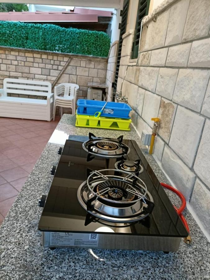 Villetta Poesia 50 M Dal Mare Con Giardino E Parcheggio Torre dell'Orso Exterior foto