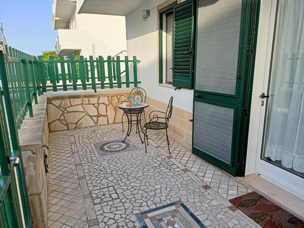 Villetta Poesia 50 M Dal Mare Con Giardino E Parcheggio Torre dell'Orso Exterior foto